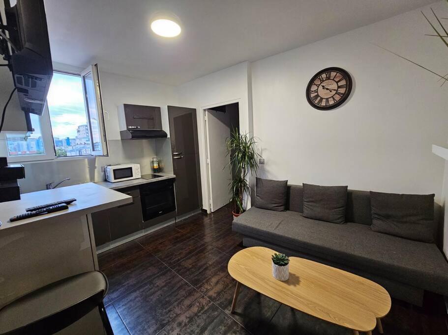 Appartement Proche Metro Paris بونتا المظهر الخارجي الصورة